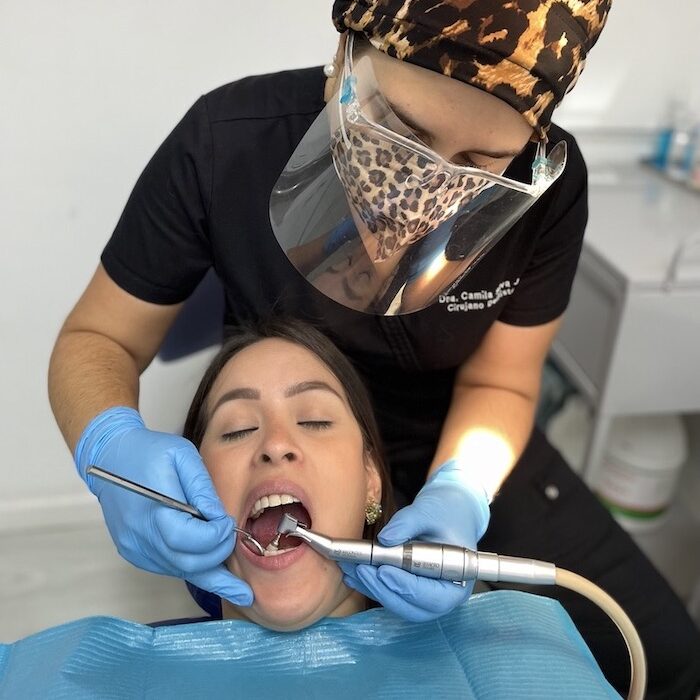 Limpieza dental en promoción