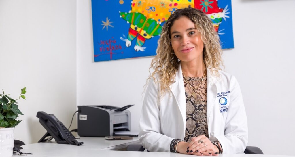 médico especialista en alopecia